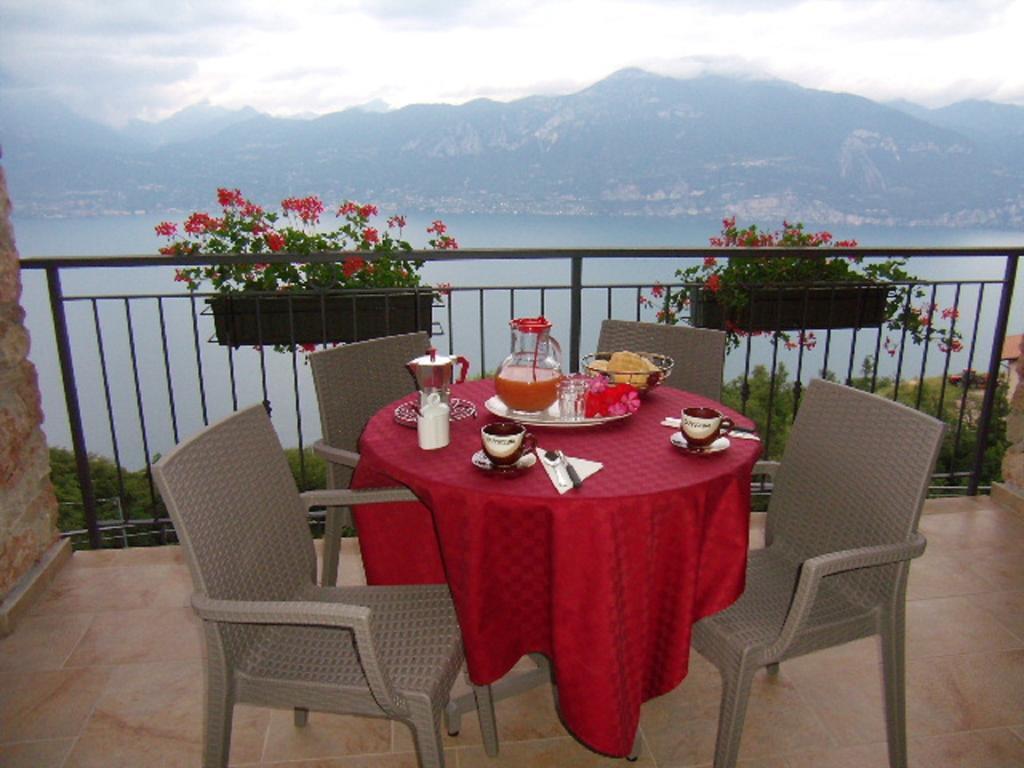 Aparthotel La Casa Di Pericle Brenzone sul Garda Zimmer foto