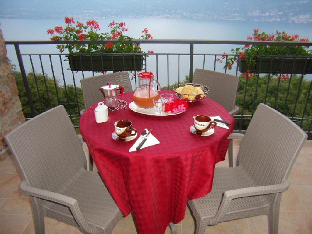 Aparthotel La Casa Di Pericle Brenzone sul Garda Zimmer foto